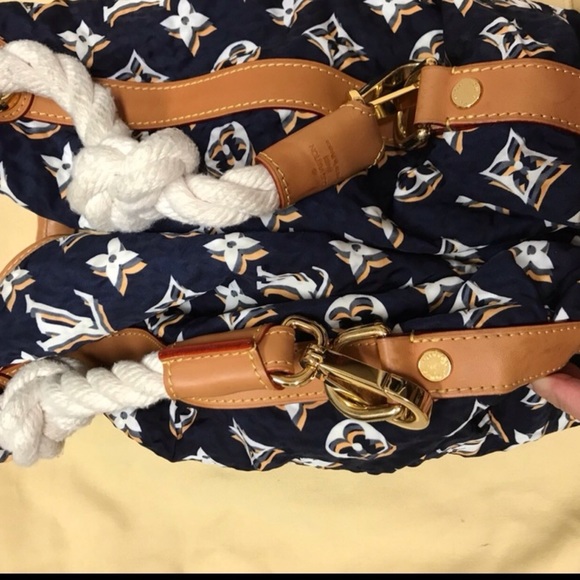 Louis Vuitton Bulles purse - Picture 7 of 8